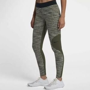 Nike Pro HyperWarm Women Sz S Advanced Performance